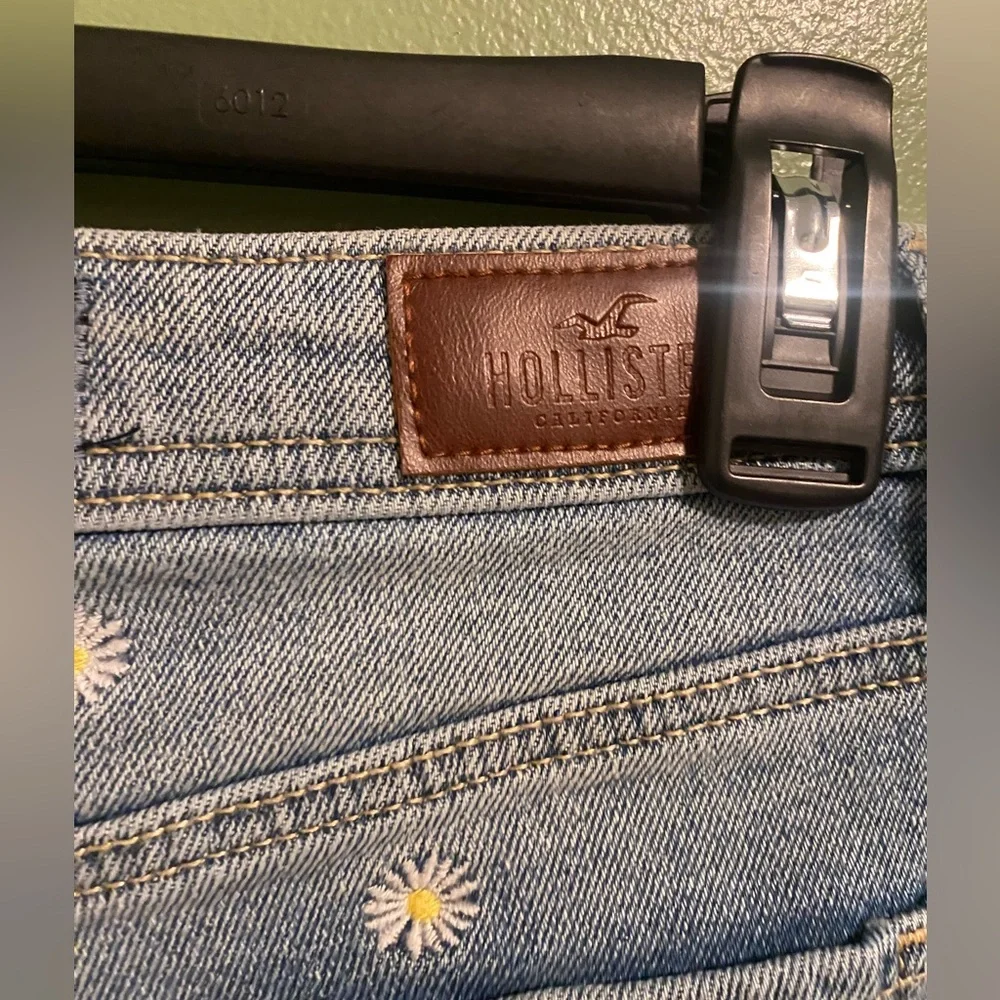 3 pack-Hollister Women's Denim Shorts - Dark Blue - Picture 10 of 10